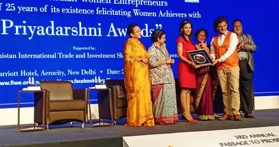 Upma Kapoor facilitated with the Prestigious 'Priyadarshini Award for Outstanding Woman Entrepreneur' 2019